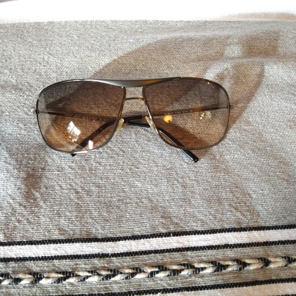 Giorgio Armani Accessories - Giorgio Armani Sunglasses 🌞😎